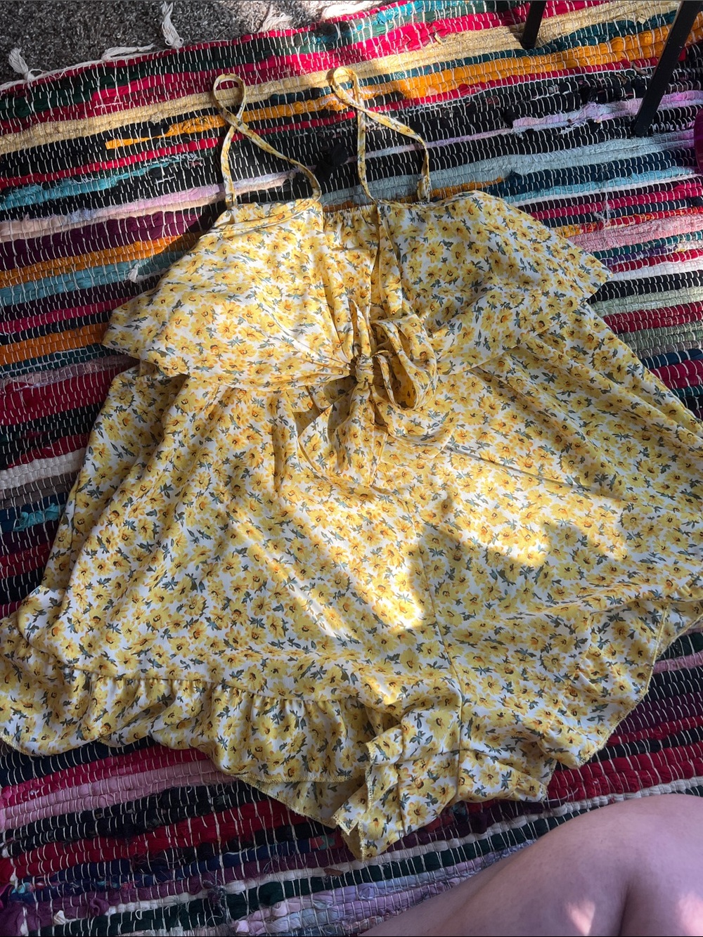 SHEIN Yellow Floral Ruffle Strap Romper